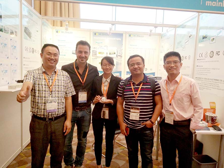 Thanks our client from Italy for visiting our booth in Hongkong fair